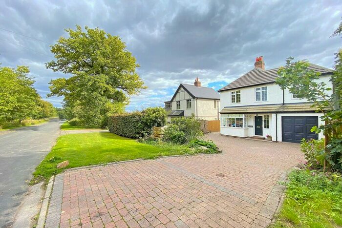 4 Bedroom Detached House For Sale In Pannal Road, Follifoot, HG3