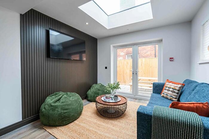 7 Bedroom House To Rent In Kenilworth Road, Southampton, SO15