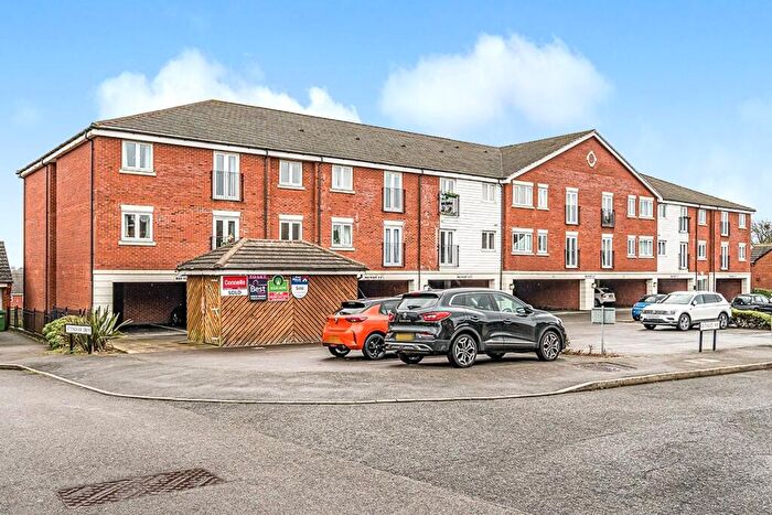 2 Bedroom Flat To Rent In Southgate Way, Dudley, West Midlands, DY1