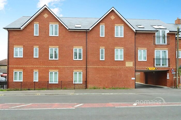 2 Bedroom Flat To Rent In Ilmdeen Court, Queens Road, Farnborough, GU14