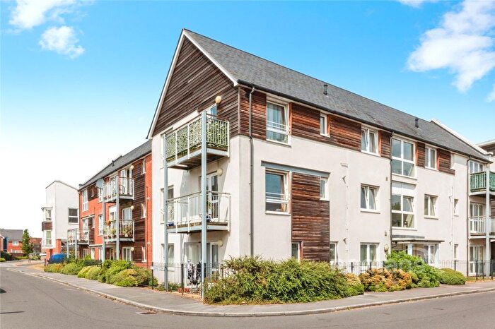 2 Bedroom Flat To Rent In Edmund Court, Basingstoke, RG24