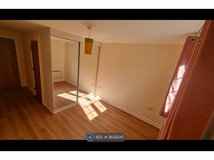 2 Bedroom Flat To Rent In Albert Road, Morley, LS27
