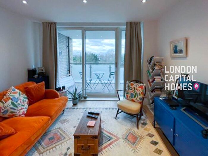 2 Bedroom Flat To Rent In Advent House, Levett Square, Richmond, TW9