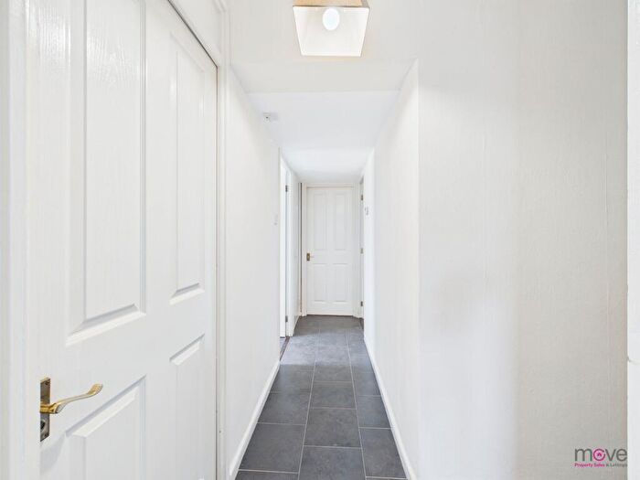 3 Bedroom Flat To Rent In The Dukeries, Gloucester, GL1