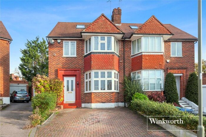 4 Bedroom Semi-Detached House To Rent In Linkside, Woodside Park, London, N12