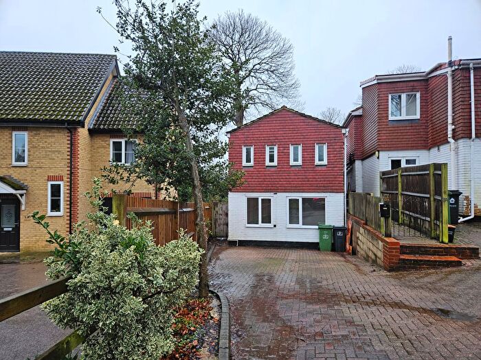3 Bedroom Detached House To Rent In Heathfield Road, Maidstone, ME14