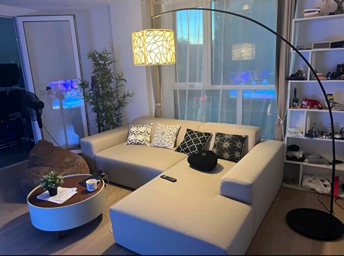 2 Bedroom Property To Rent In Mackrow Walk, London, E14