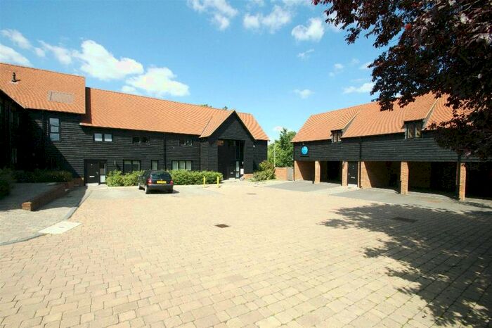 3 Bedroom End Of Terrace House To Rent In Corner Farm Place, Hemel Hempstead, HP2