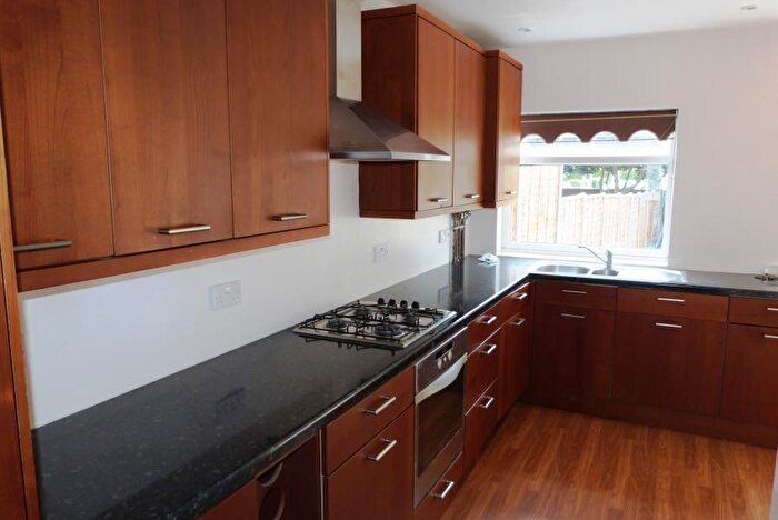 3 Bedroom Flat To Rent In Newbury Avenue, Enfield, EN3