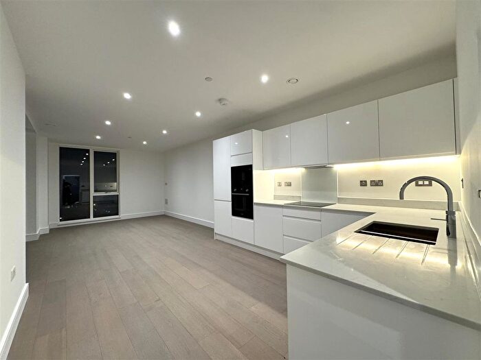 1 Bedroom Flat To Rent In Bollo Lane, Acton, London, W3