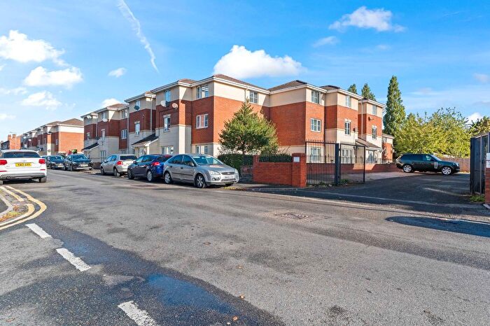 2 Bedroom Flat For Sale In Princes Gate, West Bromwich, B70
