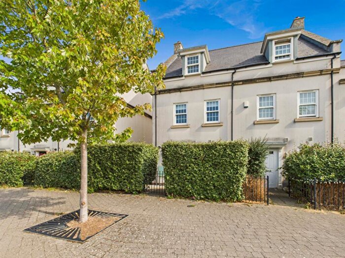 3 Bedroom End Of Terrace House For Sale In Yew Tree Road, Brockworth, Gloucester, GL3