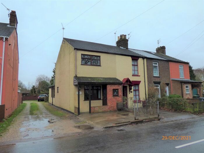 3 Bedroom Terraced House To Rent In Stepshort, Burgh Castle, Great Yarmouth NR31