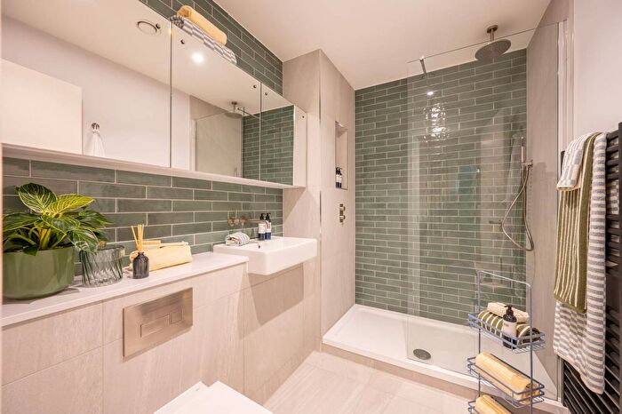 1 Bedroom Flat For Sale In Grand Union, Alperton, HA0