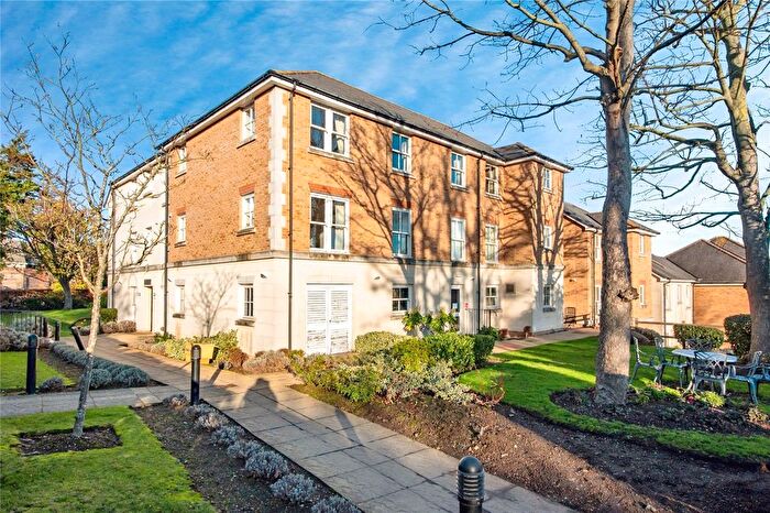 2 Bedroom Flat For Sale In Nelson Court, Windmill Hill, DA12