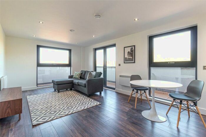 1 Bedroom Apartment To Rent In The Quadrant, Sand Pits, Birmingham, West Midlands, B1