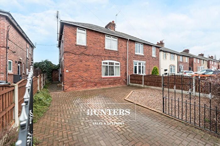 3 Bedroom Semi Detached House For Sale In Womersley Road, Knottingley, West Yorkshire, WF11