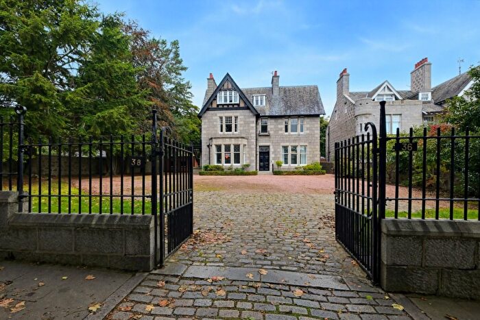 4 Bedroom Flat To Rent In Rubislaw Den South, West End, Aberdeen, AB15