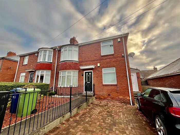 2 Bedroom Flat To Rent In Southend Road, Gateshead, NE9