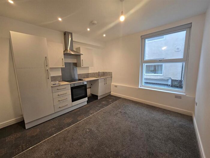 1 Bedroom Flat To Rent In Wood Street, Ashton-under-Lyne, OL6