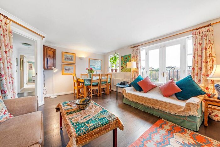 2 Bedroom Flat For Sale In Stockwell Green, SW9