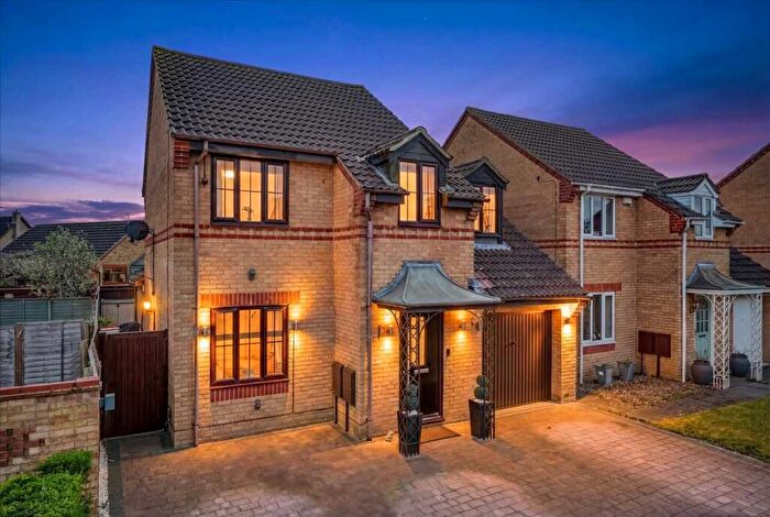 4 Bedroom Detached House For Sale In Millbank Place, Kents Hill, Milton Keynes, MK7