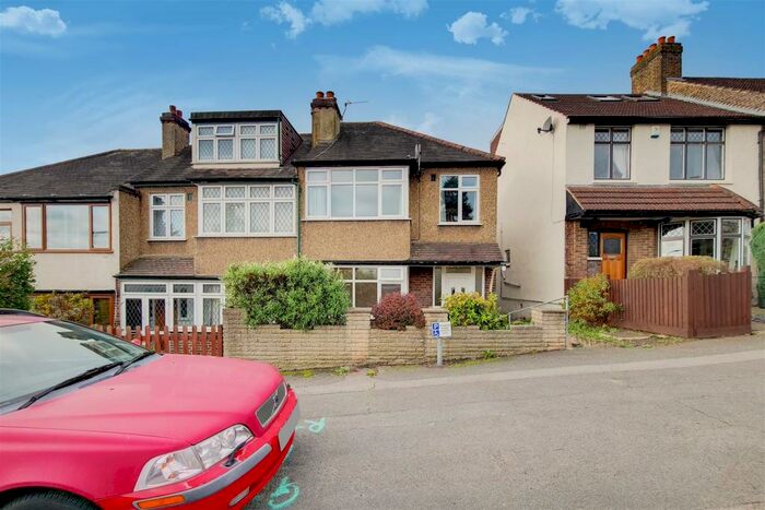 3 Bedroom House To Rent In Oak Grove Road, London, SE20
