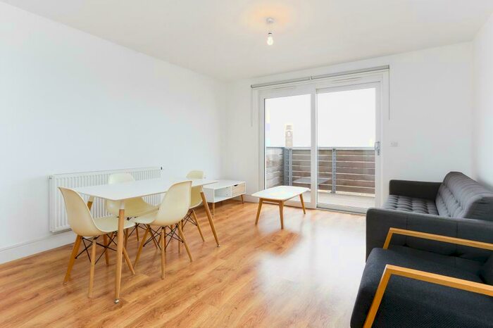 3 Bedroom Apartment To Rent In Abbeville Apartments, Barking Barking, IG11