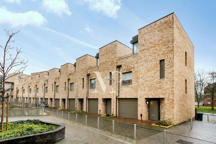 3 Bedroom House To Rent In Orchid Mews, Stonebridge, London, NW10