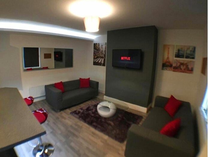 3 Bedroom Terraced House To Rent In Harold Grove, Leeds, West Yorkshire, LS6