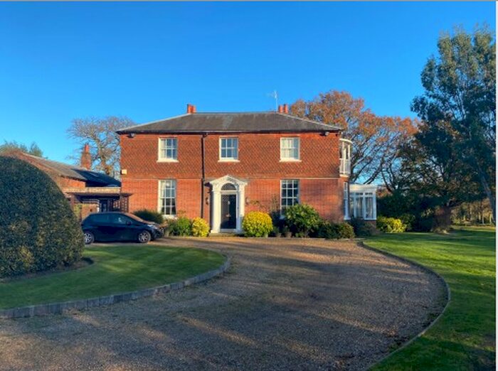 Farm House To Rent In Smallfield, RH6