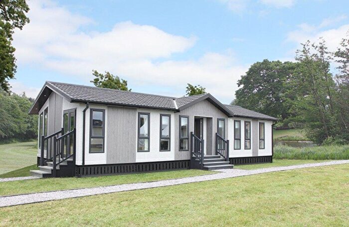 2 Bedroom Park Home For Sale In Countryside Location, Cambs Norfolk Border, PE14