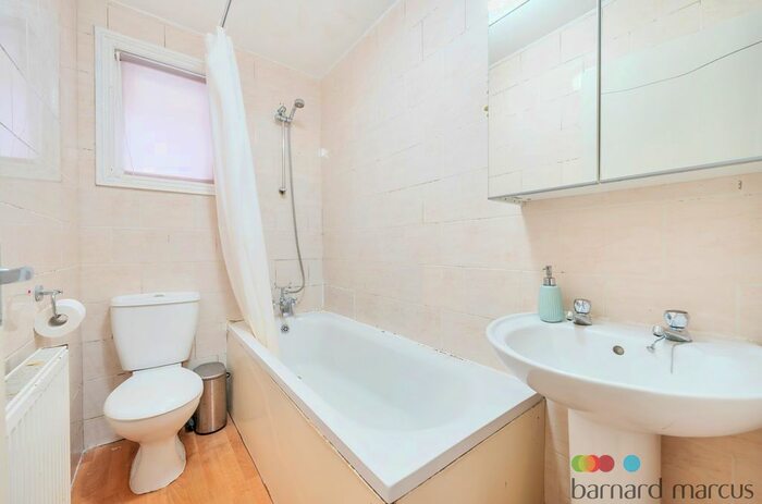 2 Bedroom Flat To Rent In Arodene Road, London, SW2