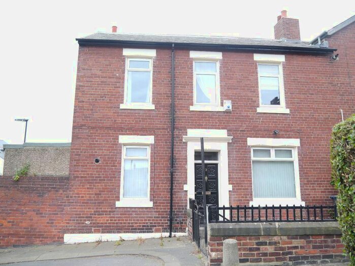 2 Bedroom End Of Terrace House To Rent In Smeaton Street, Willington Quay, Wallsend, NE28