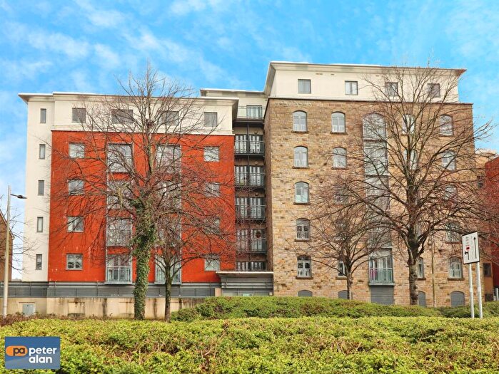 2 Bedroom Flat For Sale In Magretian Place, Cardiff, CF10