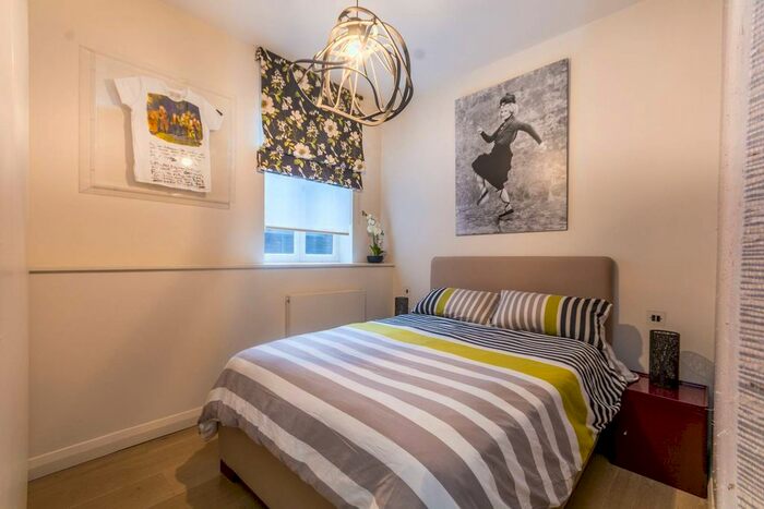 1 Bedroom Flat To Rent In Marshall Street, Soho, London, W1F