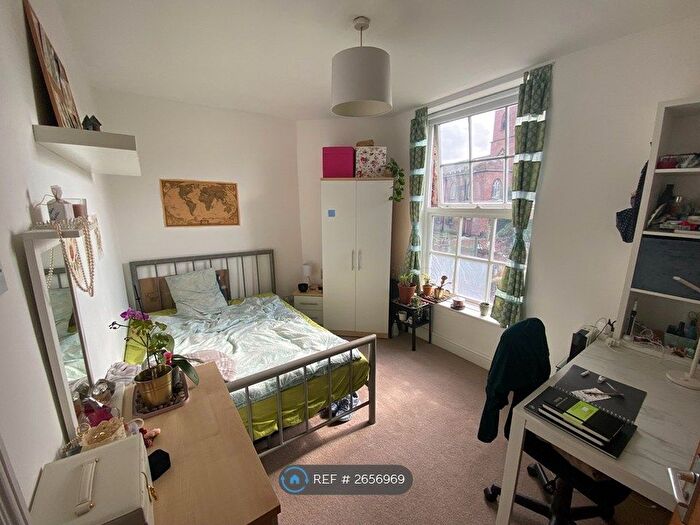 6 Bedroom Semi-Detached House To Rent In North View, Edge Hill, Liverpool, L7