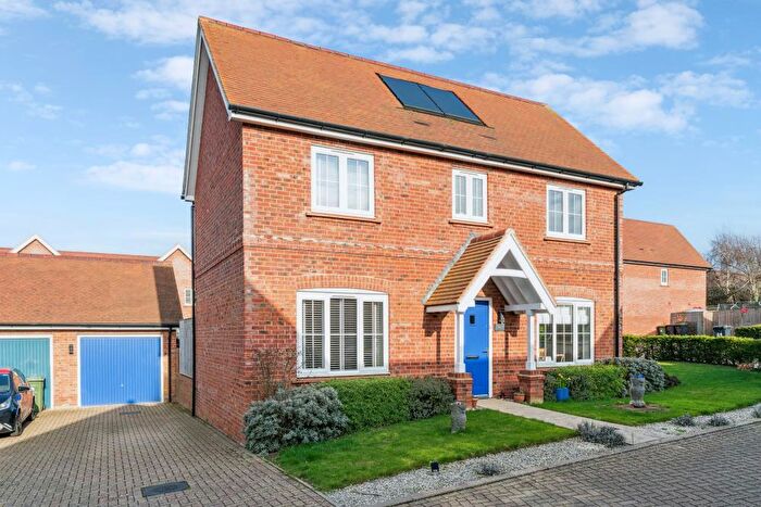 3 Bedroom Detached House For Sale In Banland Croft, Meppershall, Shefford, SG17