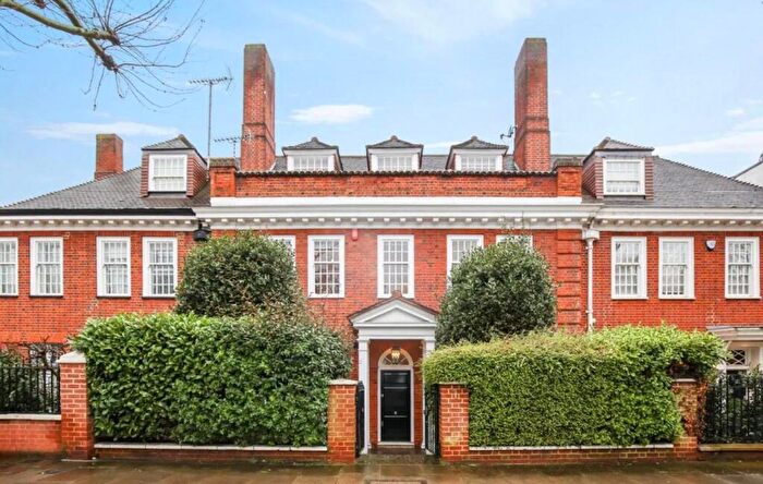 6 Bedroom Semi Detached House To Rent In Hamilton Terrace, London, NW8