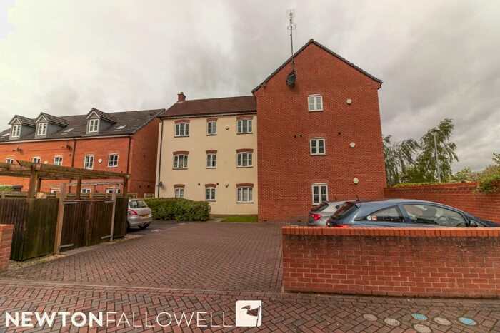 2 Bedroom Flat To Rent In Waterfields, Retford, DN22