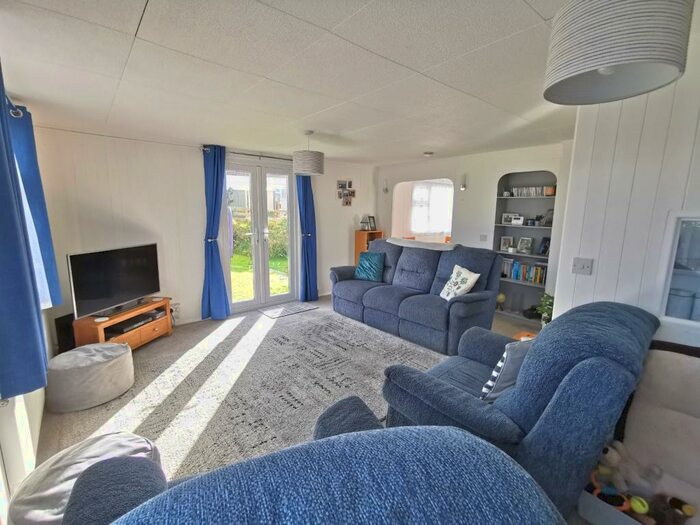 2 Bedroom Bungalow For Sale In Southbourne Close, Gainsborough Park