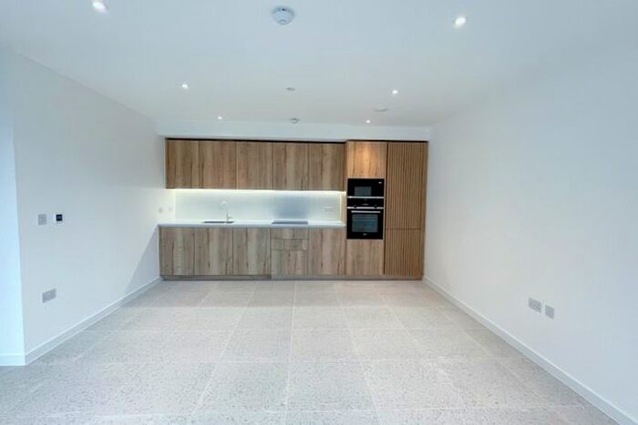 2 Bedroom Flat To Rent In Silk District, London, E1