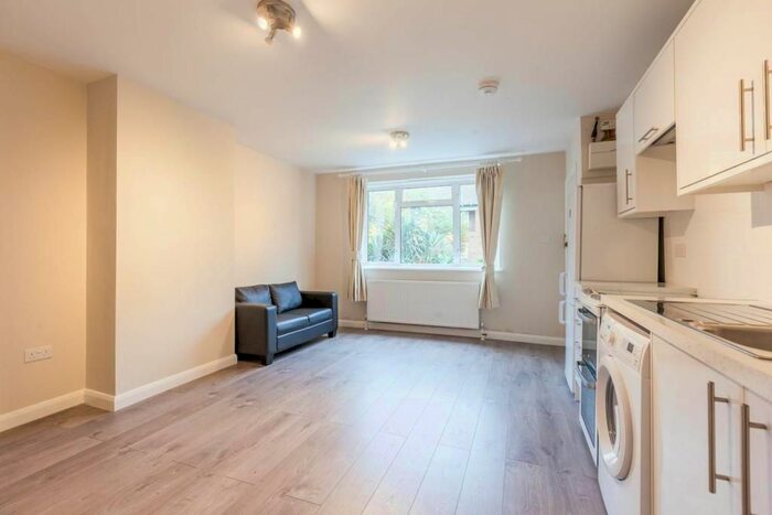 1 Bedroom Flat To Rent In Tulse Hill, London, SW2