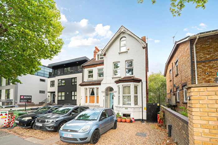 2 Bedroom Apartment For Sale In Baring Road, London, SE12