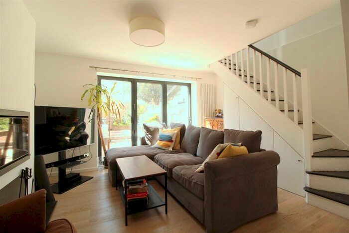 4 Bedroom Terraced House To Rent In Montgomery Street, BN3