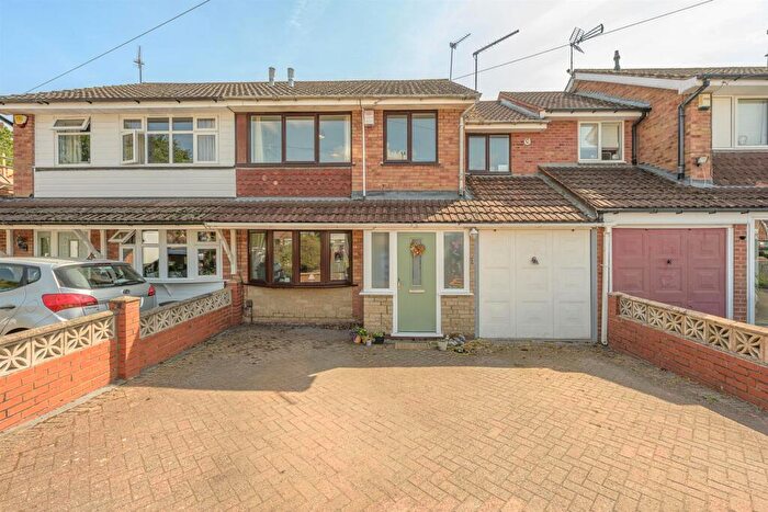 4 Bedroom Terraced House For Sale In Honeysuckle Avenue, Kingswinford, DY6