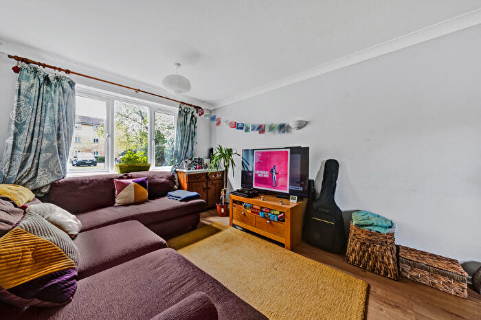 1 Bedroom Flat To Rent In Heathfield Drive, : Bed Rec Bath, CR4