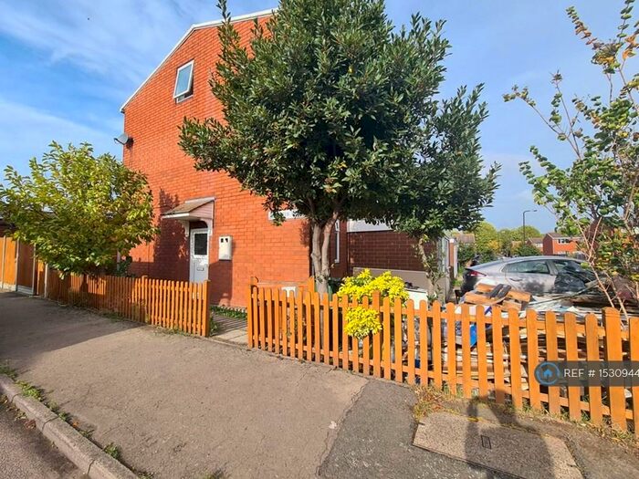 5 Bedroom Semi-Detached House To Rent In Alexandra Road, London, Waltham Forest, E17