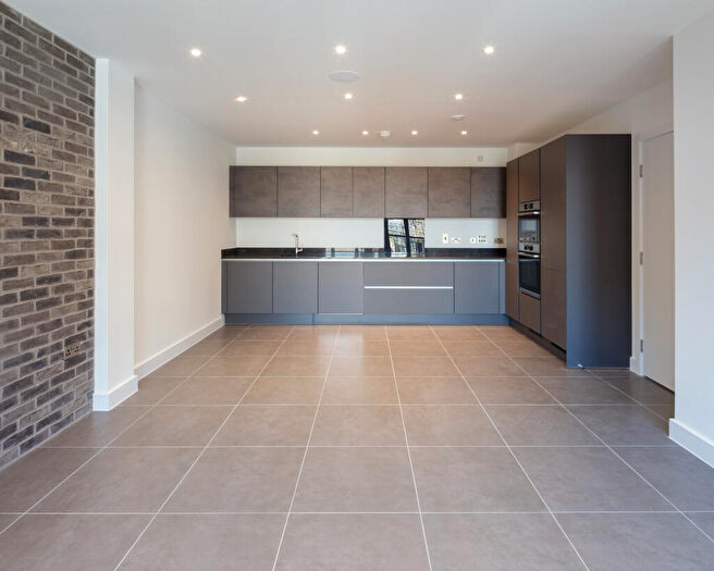 3 Bedroom Apartment For Sale In The Bagel Factory, Hackney Wick, E9 - Photo 3