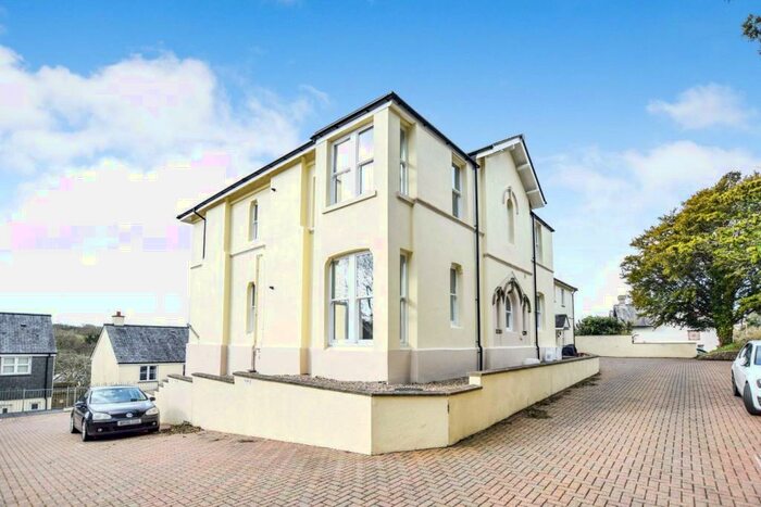 2 Bedroom Flat To Rent In Diddies Lane, Stratton, EX23